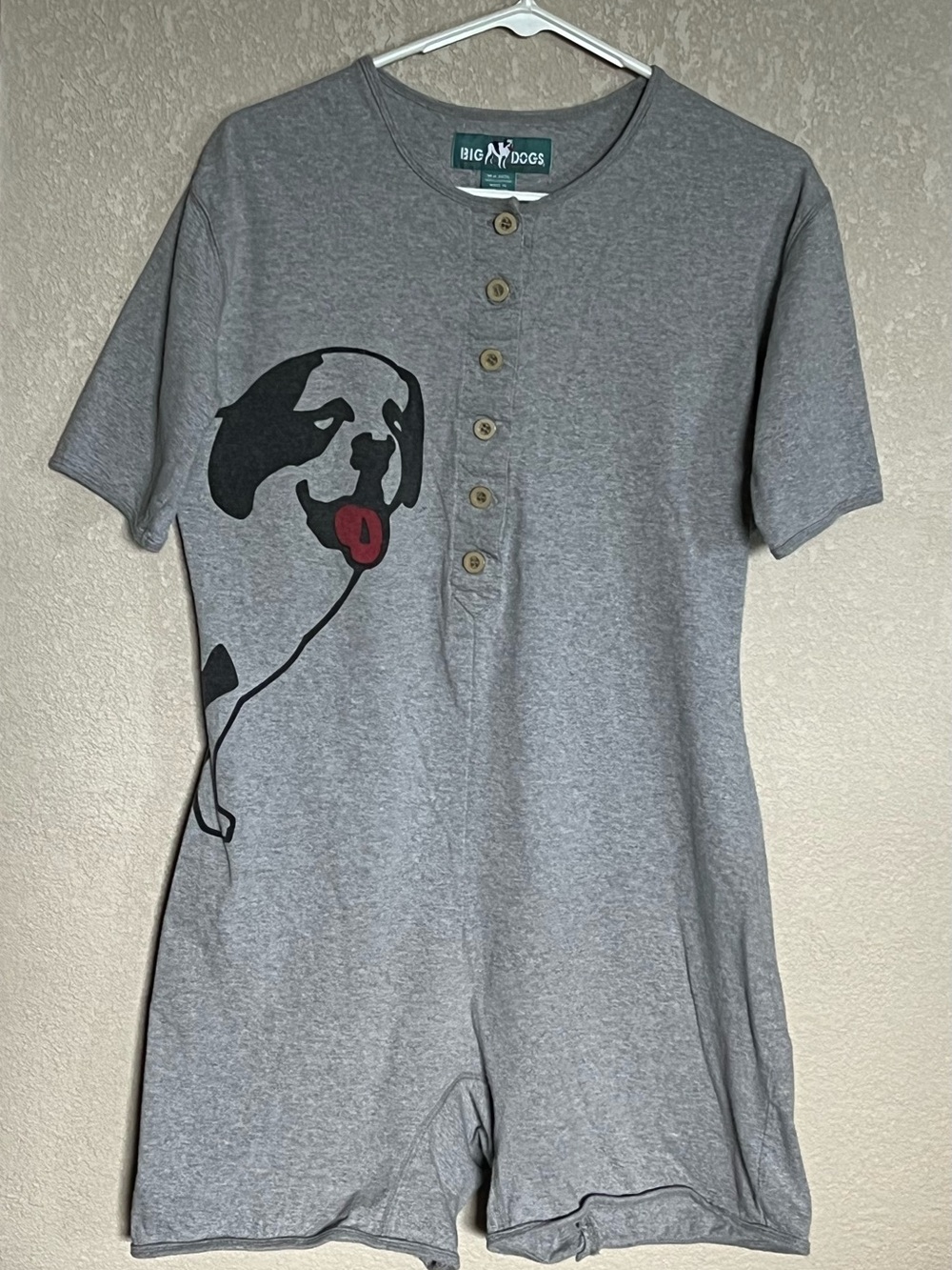 Vintage Women's Big Dogs Gray Short-Sleeve Henley Dog Graphic Romper in medium